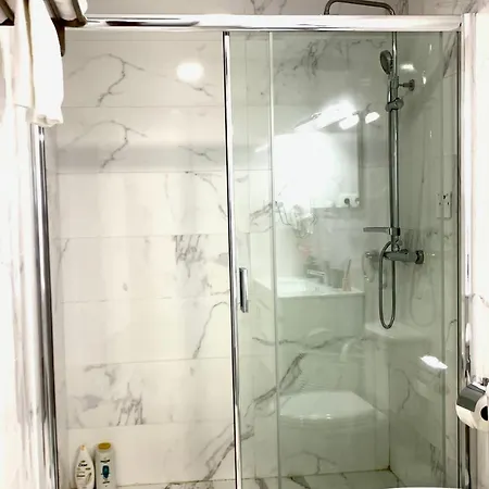 Almada Downtown 402 *