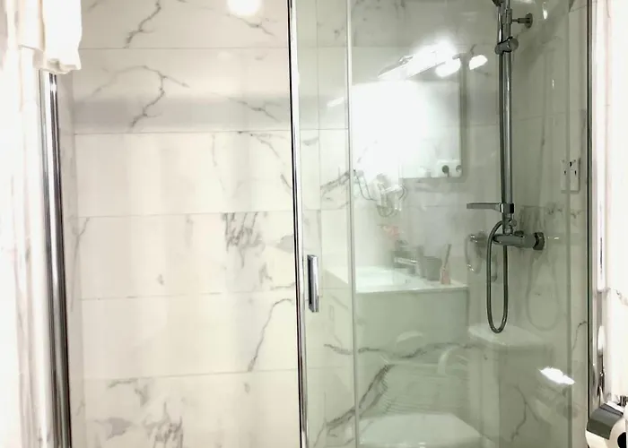 Almada Downtown 402 *