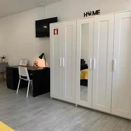 아파트 Almada Downtown 402